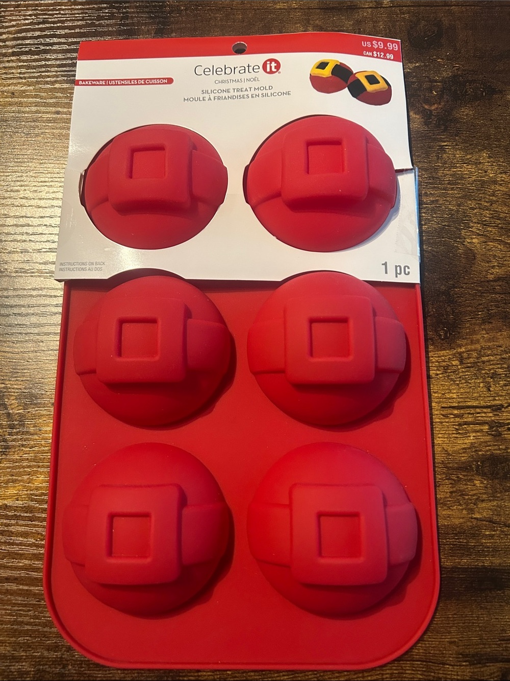 Celebrate It Red Silicone Santa Belt Treat Mold - 6 Cavities